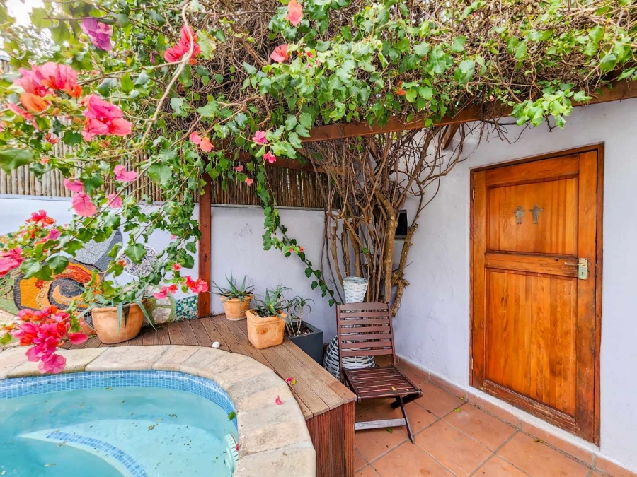 3 Bedroom Property for Sale in Sea Point Western Cape